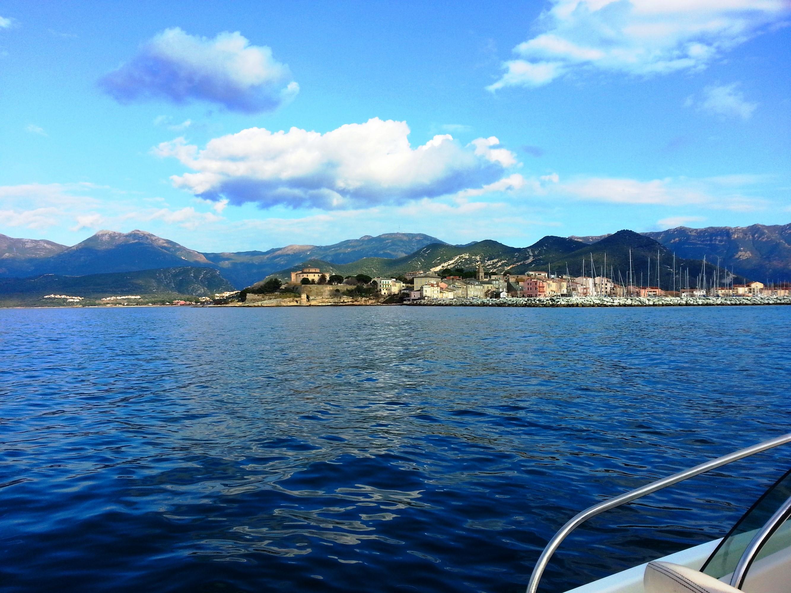 Adonis Saint Florent Buitenkant foto